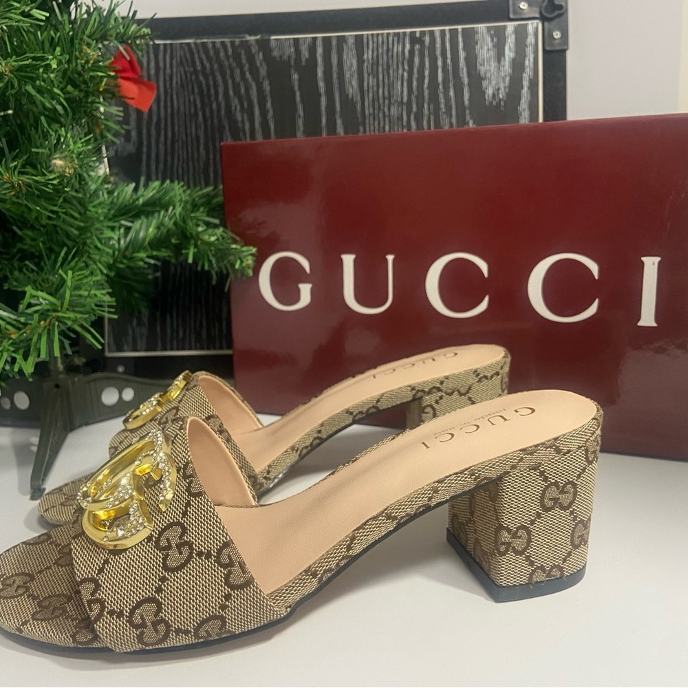 Gucci Women's Beige Monogram Heels with Gold Detail